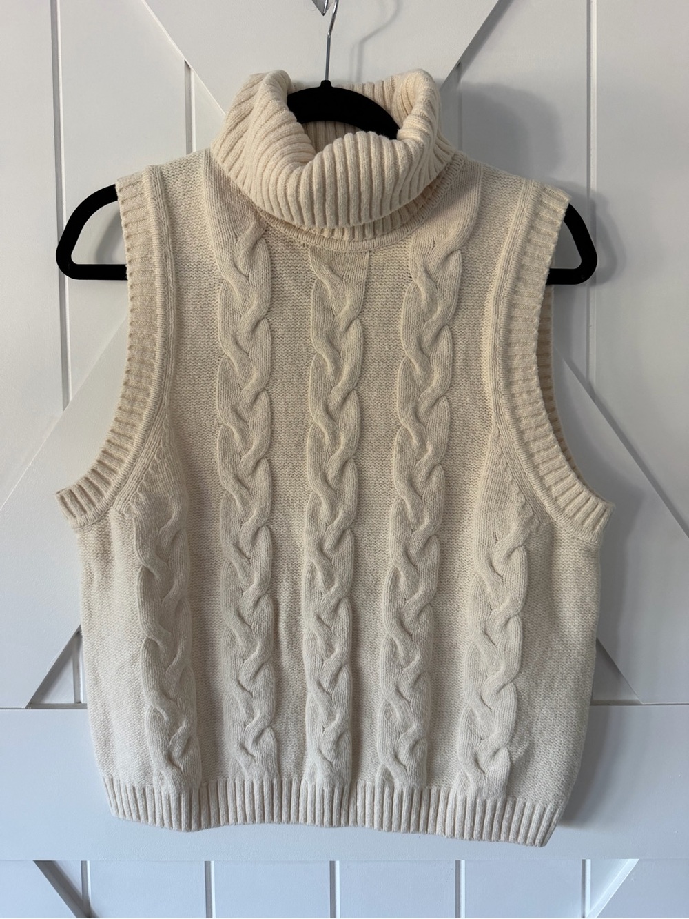 GAP Sleeveless Cable Knit Turtleneck Sweater Vest - Cream